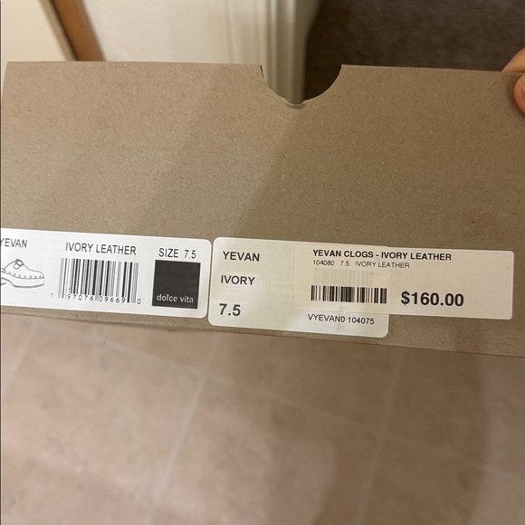 Dolce Vita Yeven Platform Mules – New with Box
Size: 7.5 - Picture 12 of 15